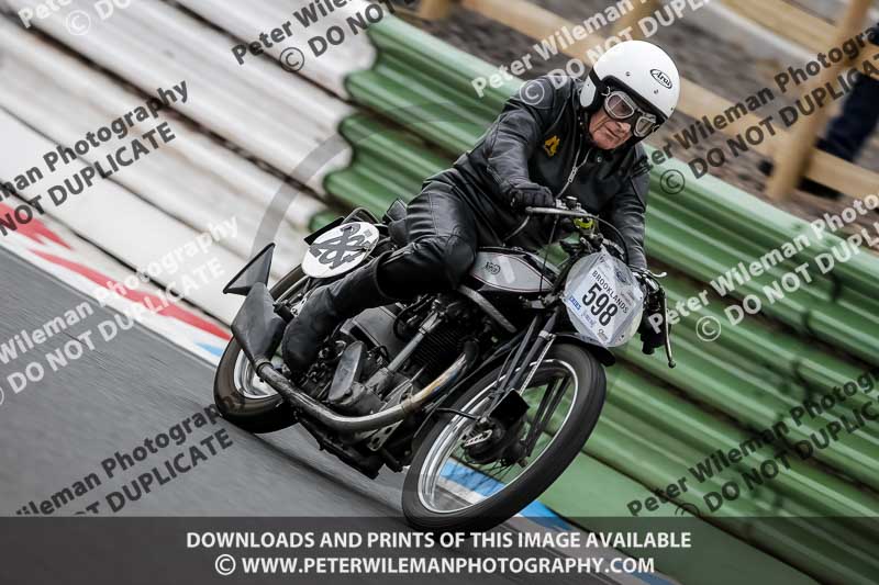 Vintage motorcycle club;eventdigitalimages;mallory park;mallory park trackday photographs;no limits trackdays;peter wileman photography;trackday digital images;trackday photos;vmcc festival 1000 bikes photographs